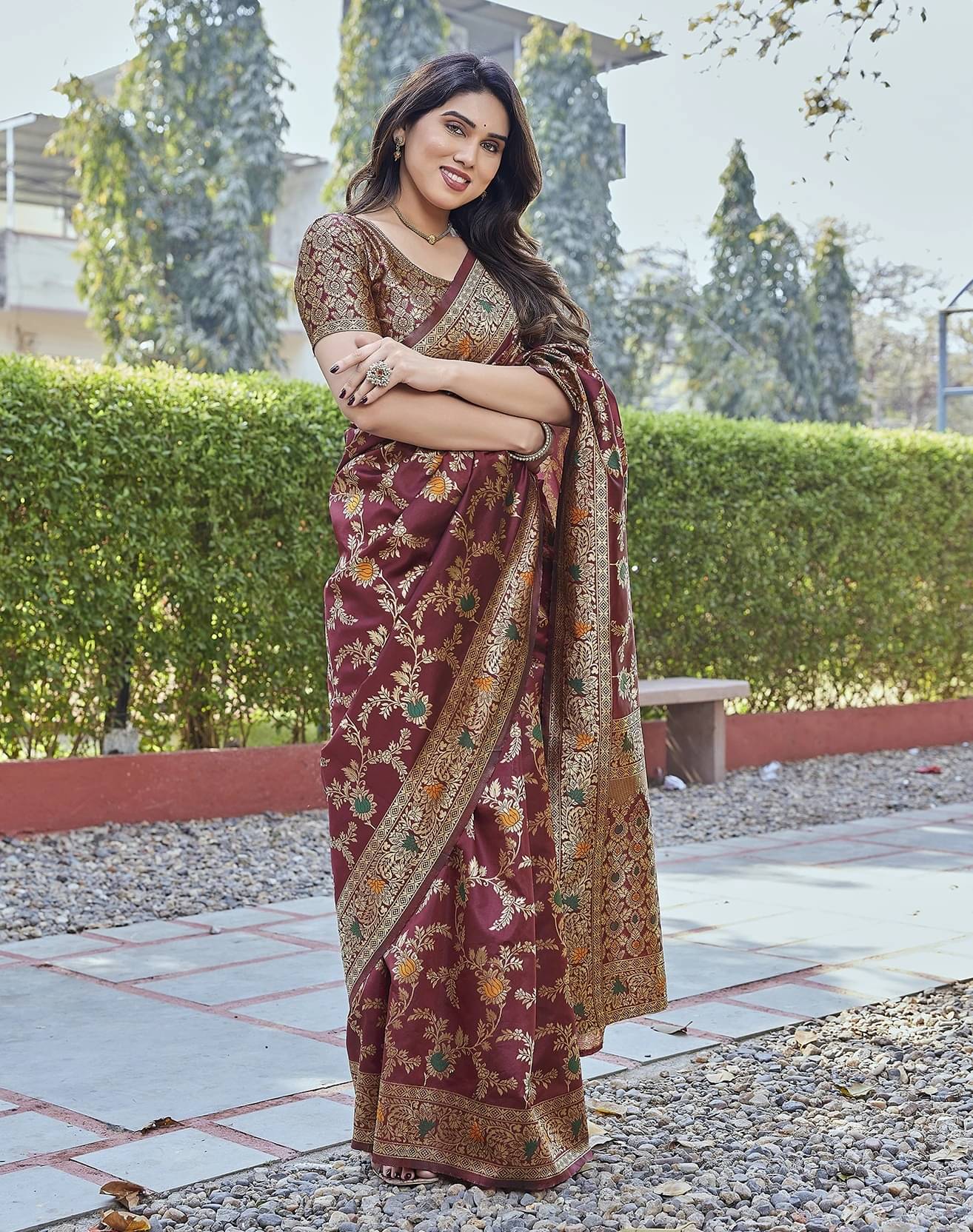 Yashika Art Silk Woven Kanjeevaram Sarees With Unstitched Blouse Piece ( Maroon ) Yashika Art Silk Woven Kanjeevaram Sarees With Unstitched Blouse Piece ( Maroon )