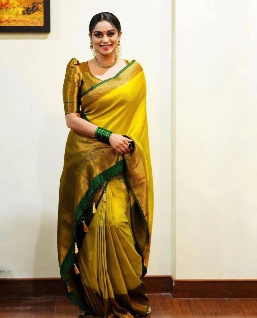     			Yashika Art Silk Woven Kanjeevaram Sarees With Unstitched Blouse Piece ( Yellow )