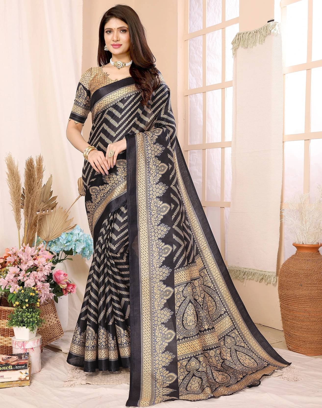     			Yashika Art Silk Woven Regular Saree With Unstitched Blouse Piece ( Black )