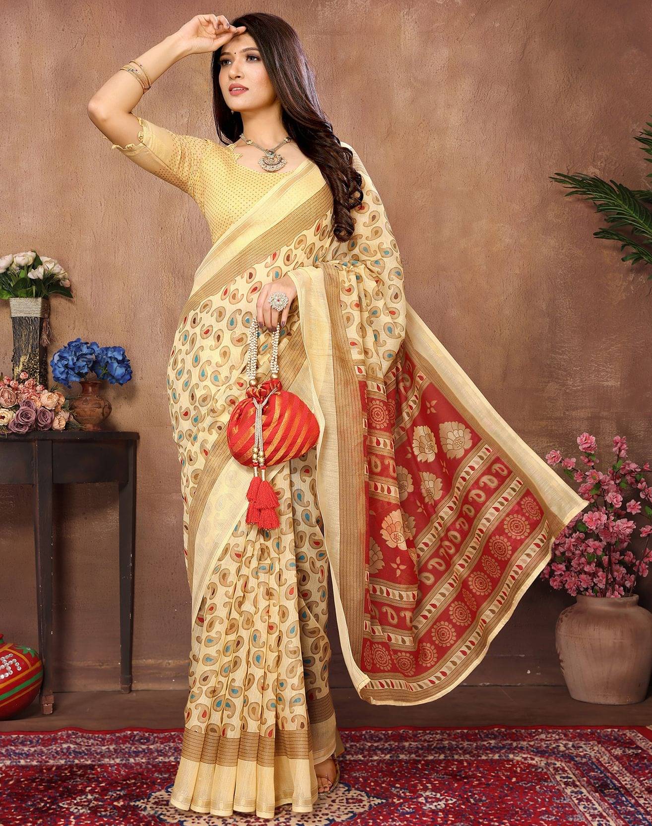     			Yashika Cotton Blend Printed Regular Saree With Unstitched Blouse Piece ( Yellow )