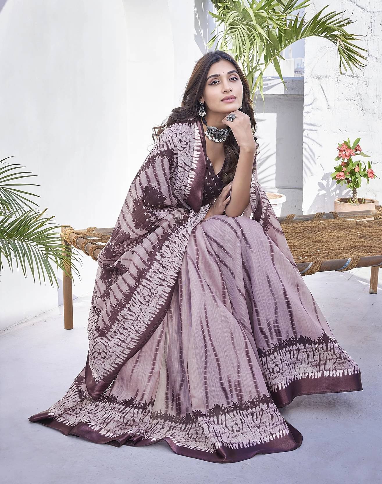     			Yashika Cotton Blend Printed Regular Saree With Unstitched Blouse Piece ( Purple )