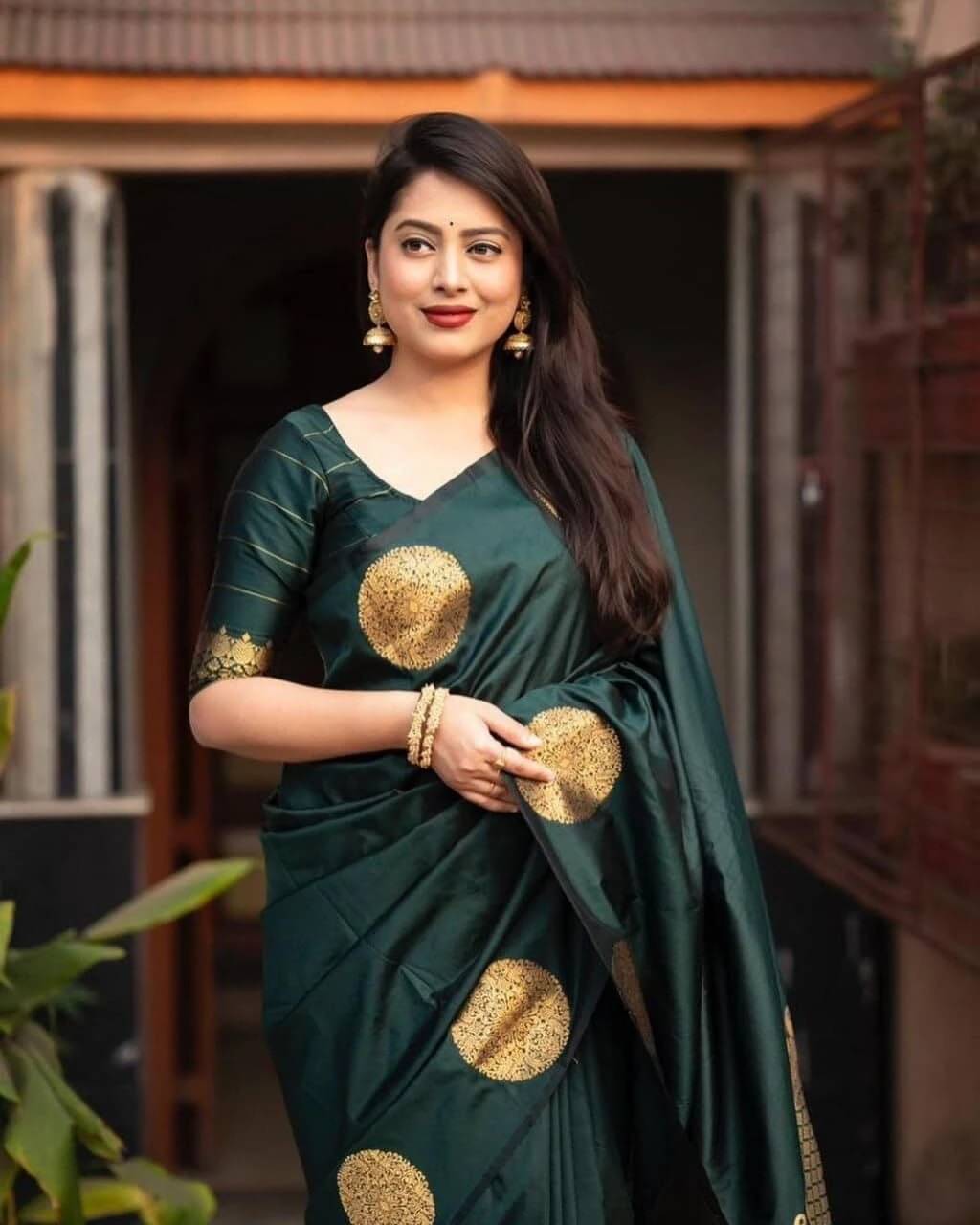     			Yashika Cotton Silk Printed Banarasi saree With Unstitched Blouse Piece ( Green )
