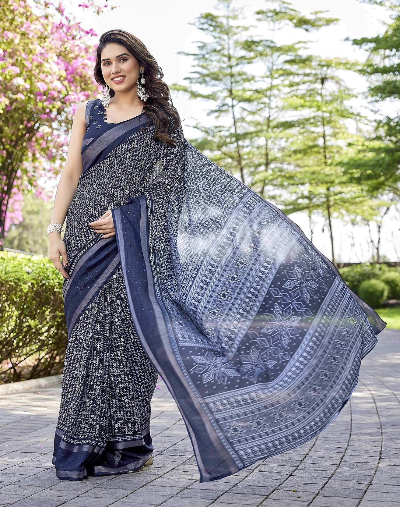     			Yashika Cotton Silk Printed Banarasi saree With Unstitched Blouse Piece ( Blue )