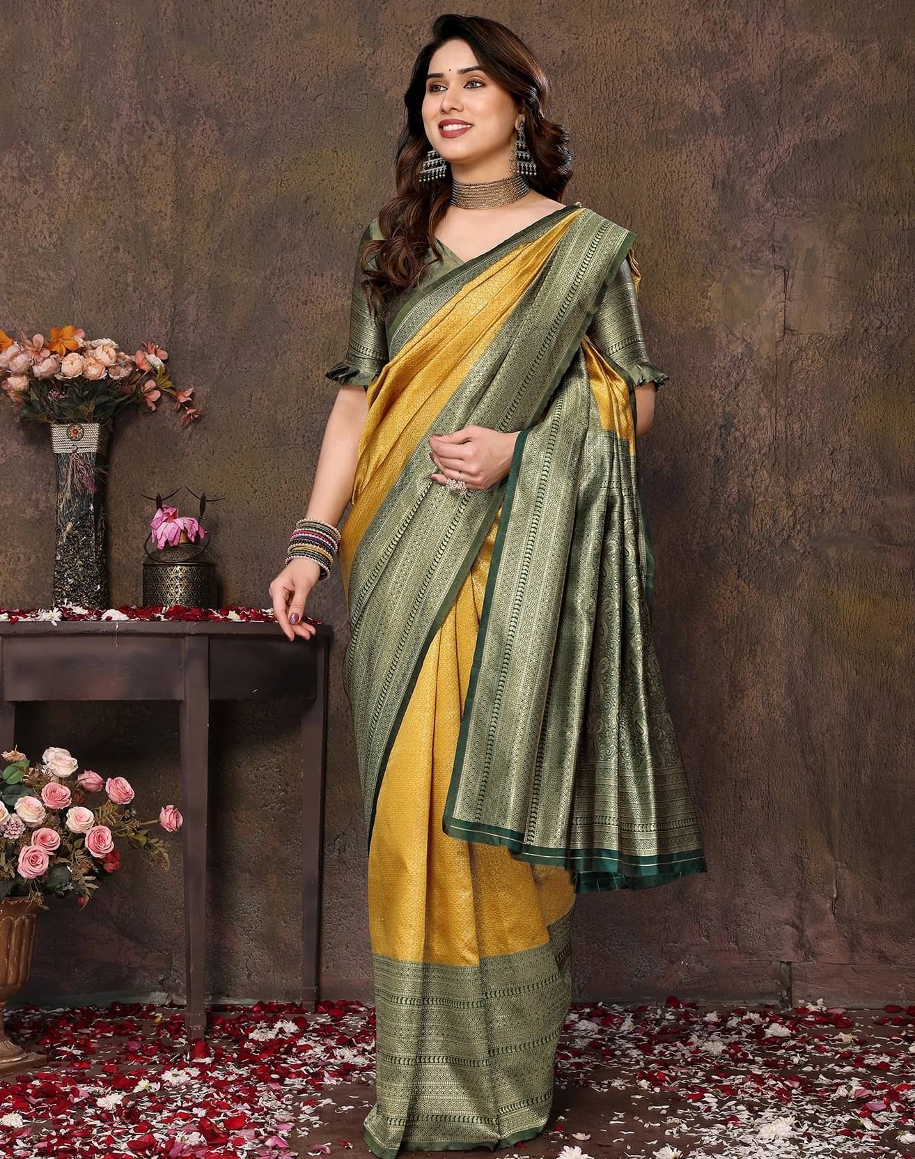     			Yashika Cotton Silk Printed Banarasi saree With Unstitched Blouse Piece ( Yellow )