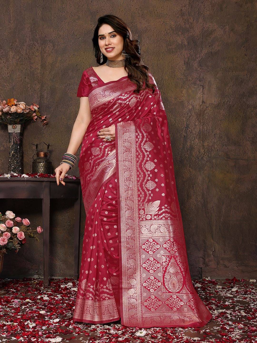     			Yashika Cotton Silk Woven Banarasi saree With Unstitched Blouse Piece ( Maroon )
