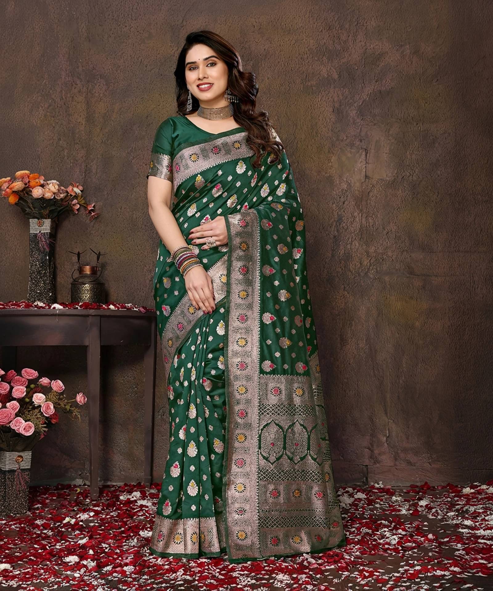     			Yashika Cotton Silk Woven Banarasi saree With Unstitched Blouse Piece ( Green )