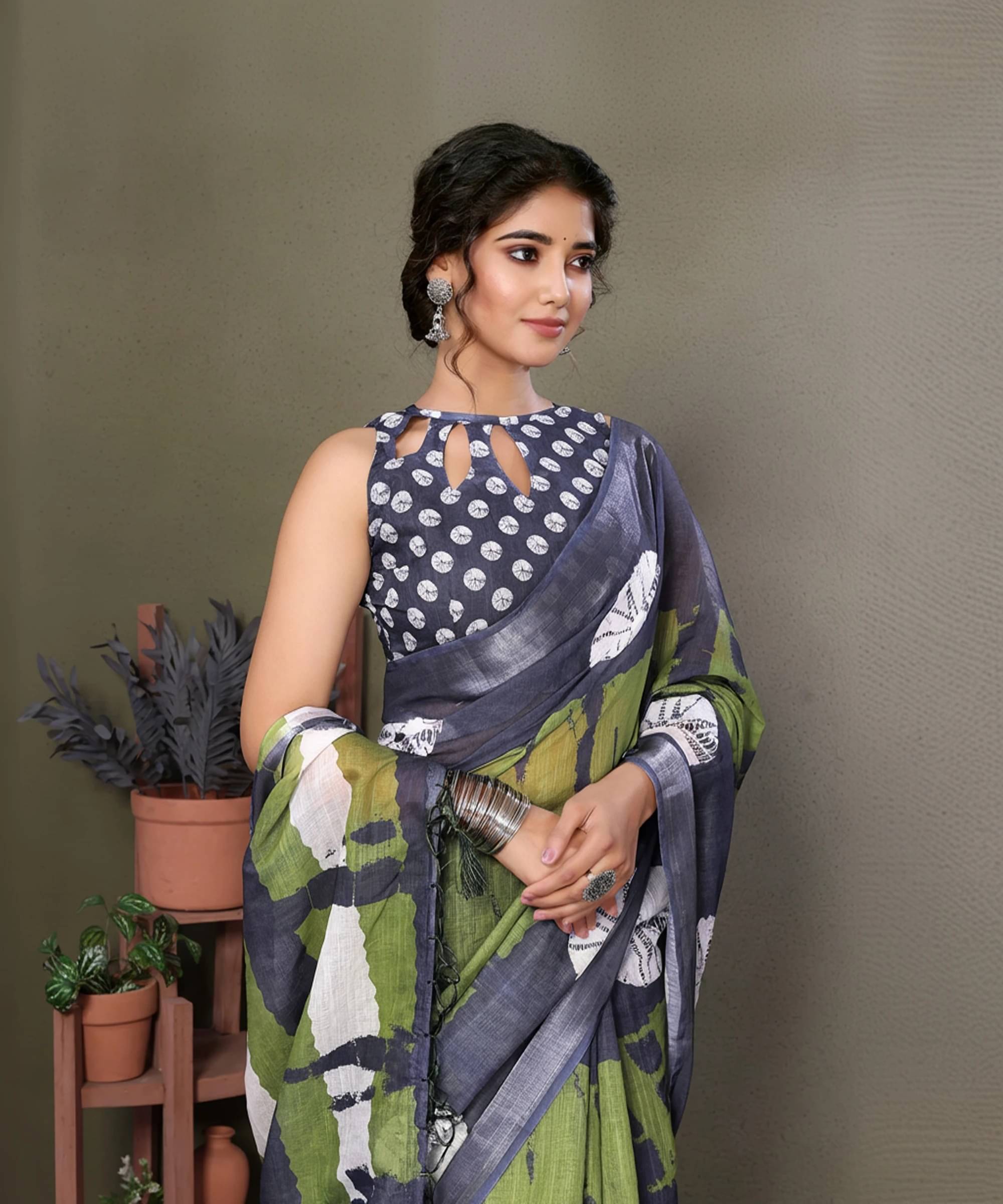 Yashika Cotton Silk Woven Chettinad Saree With Unstitched Blouse Piece ( Grey ) Yashika Cotton Silk Woven Chettinad Saree With Unstitched Blouse Piece ( Grey )