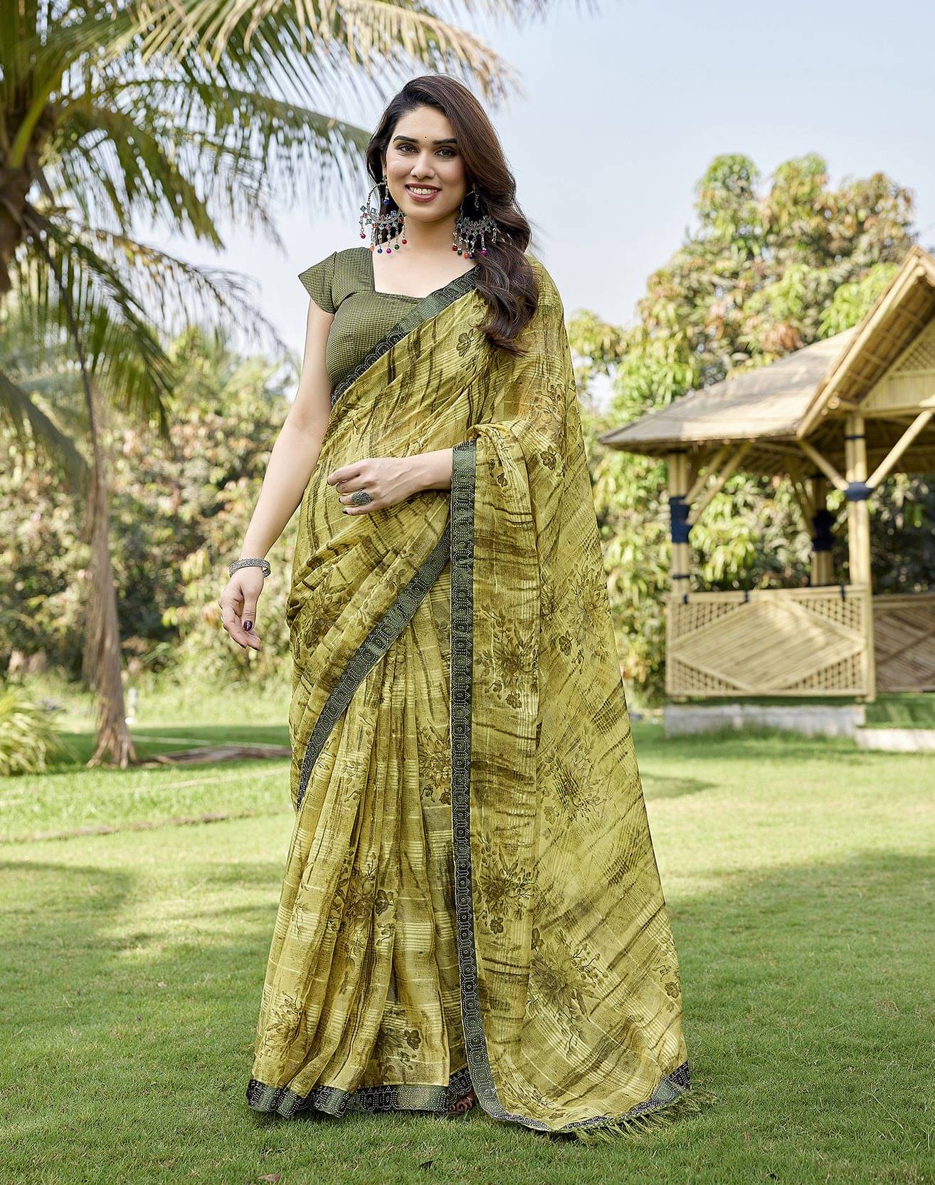     			Yashika Georgette Embellished Regular Saree With Unstitched Blouse Piece ( Yellow )