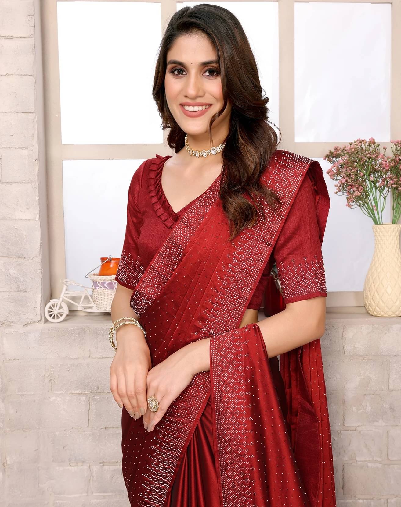     			Yashika Georgette Embellished Regular Saree With Unstitched Blouse Piece ( Maroon )
