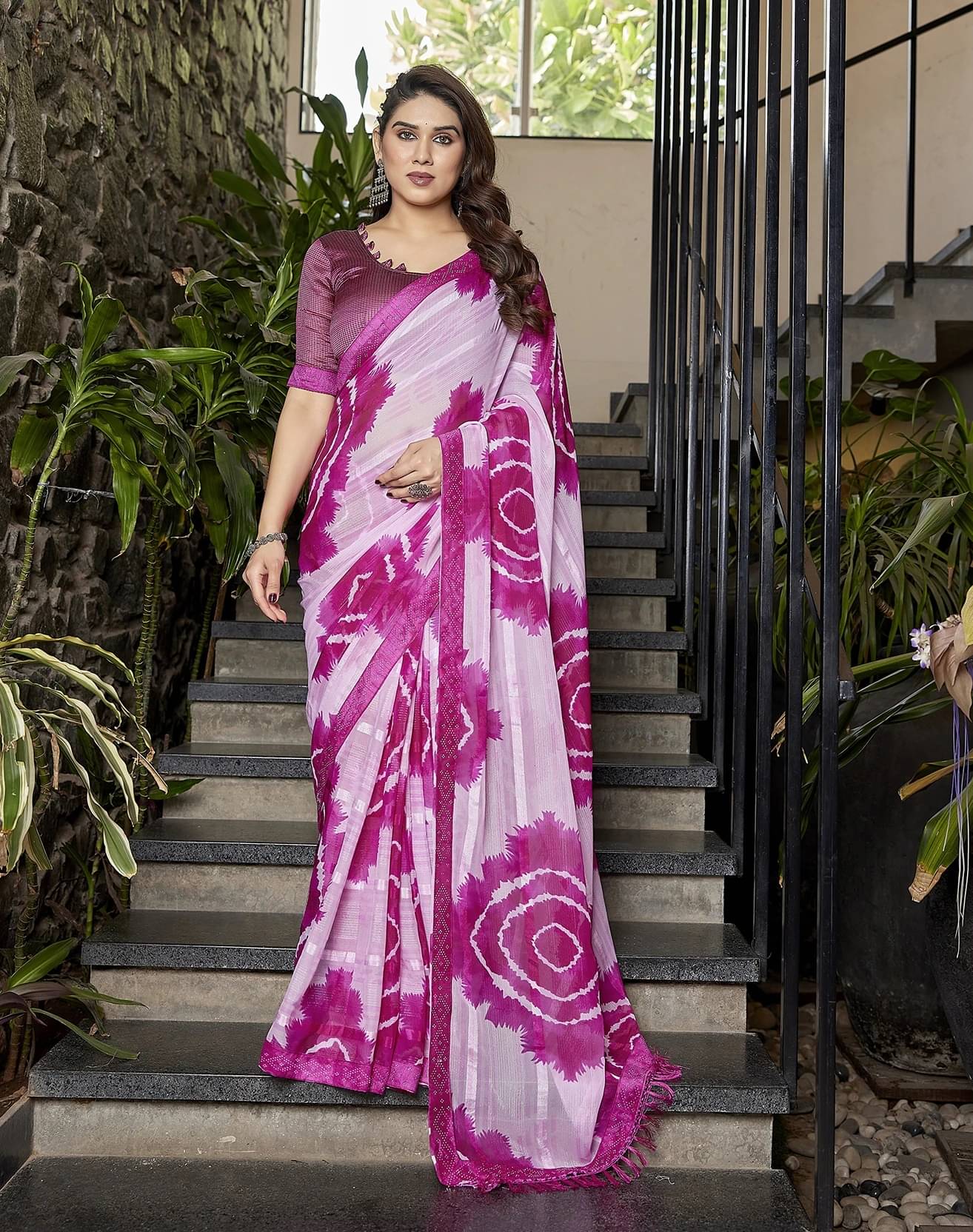     			Yashika Georgette Embellished Regular Saree With Unstitched Blouse Piece ( Pink )