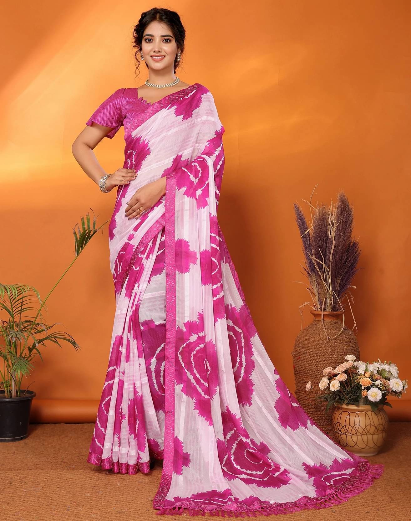     			Yashika Georgette Embellished Regular Saree With Unstitched Blouse Piece ( Pink )