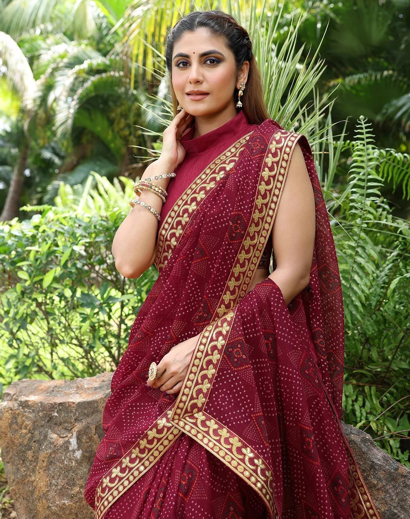     			Yashika Georgette Printed Bandhani Sarees With Unstitched Blouse Piece ( Maroon )