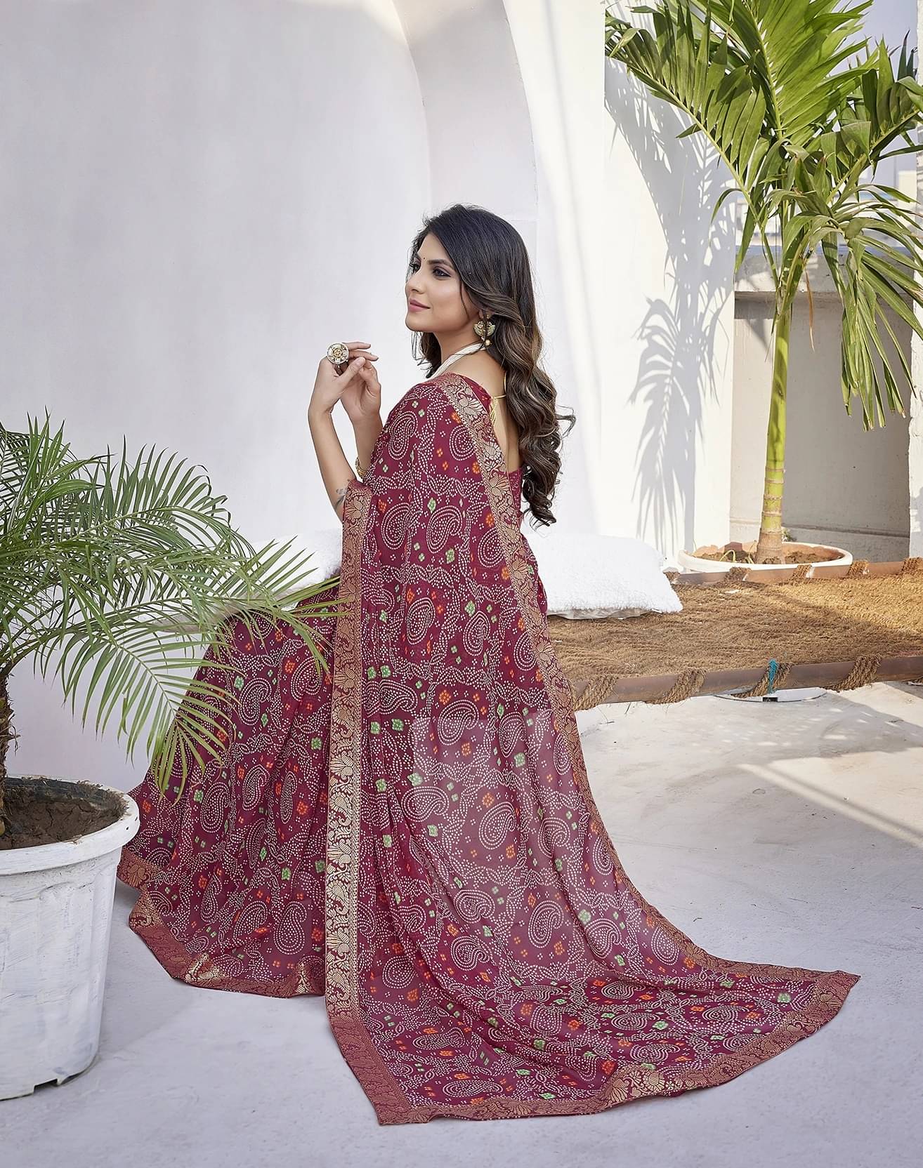 Yashika Georgette Printed Regular Saree With Unstitched Blouse Piece ( Maroon ) Yashika Georgette Printed Regular Saree With Unstitched Blouse Piece ( Maroon )