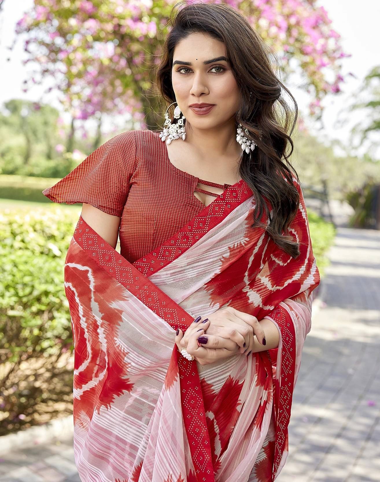     			Yashika Georgette Printed Regular Saree With Unstitched Blouse Piece ( Red )
