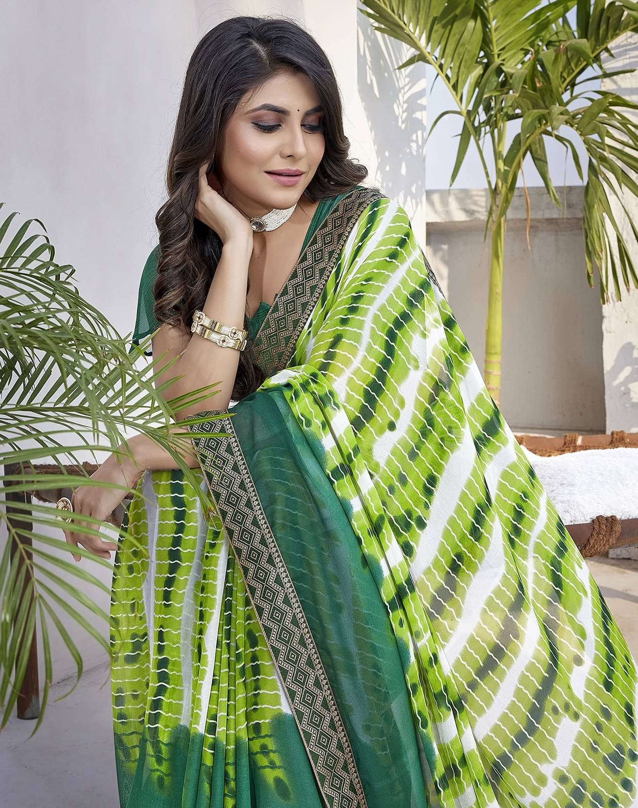     			Yashika Georgette Printed Regular Saree With Unstitched Blouse Piece ( Green )