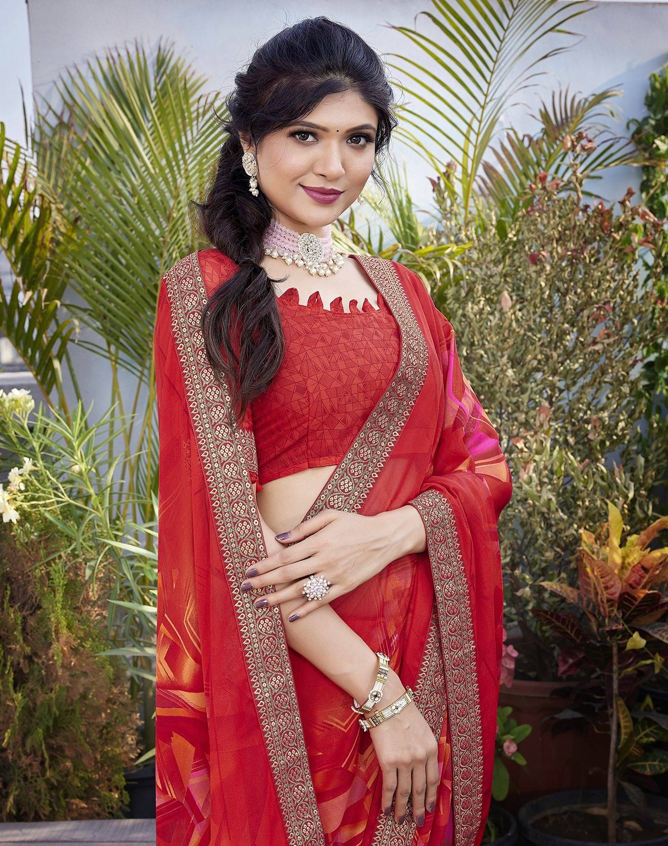     			Yashika Georgette Printed Regular Saree With Unstitched Blouse Piece ( Red )