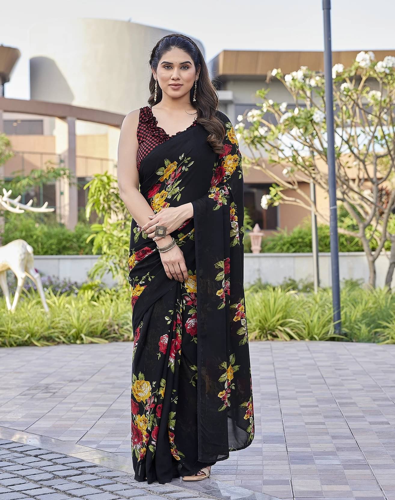     			Yashika Georgette Printed Regular Saree With Unstitched Blouse Piece ( Black )
