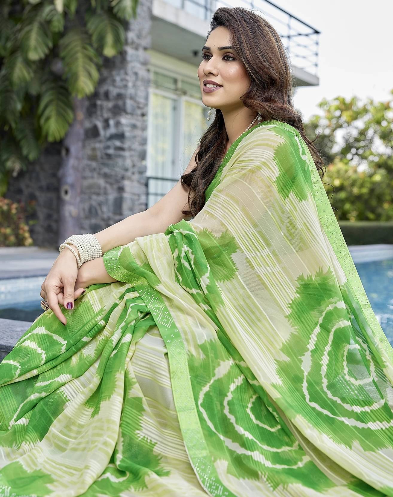     			Yashika Georgette Printed Regular Saree With Unstitched Blouse Piece ( Green )