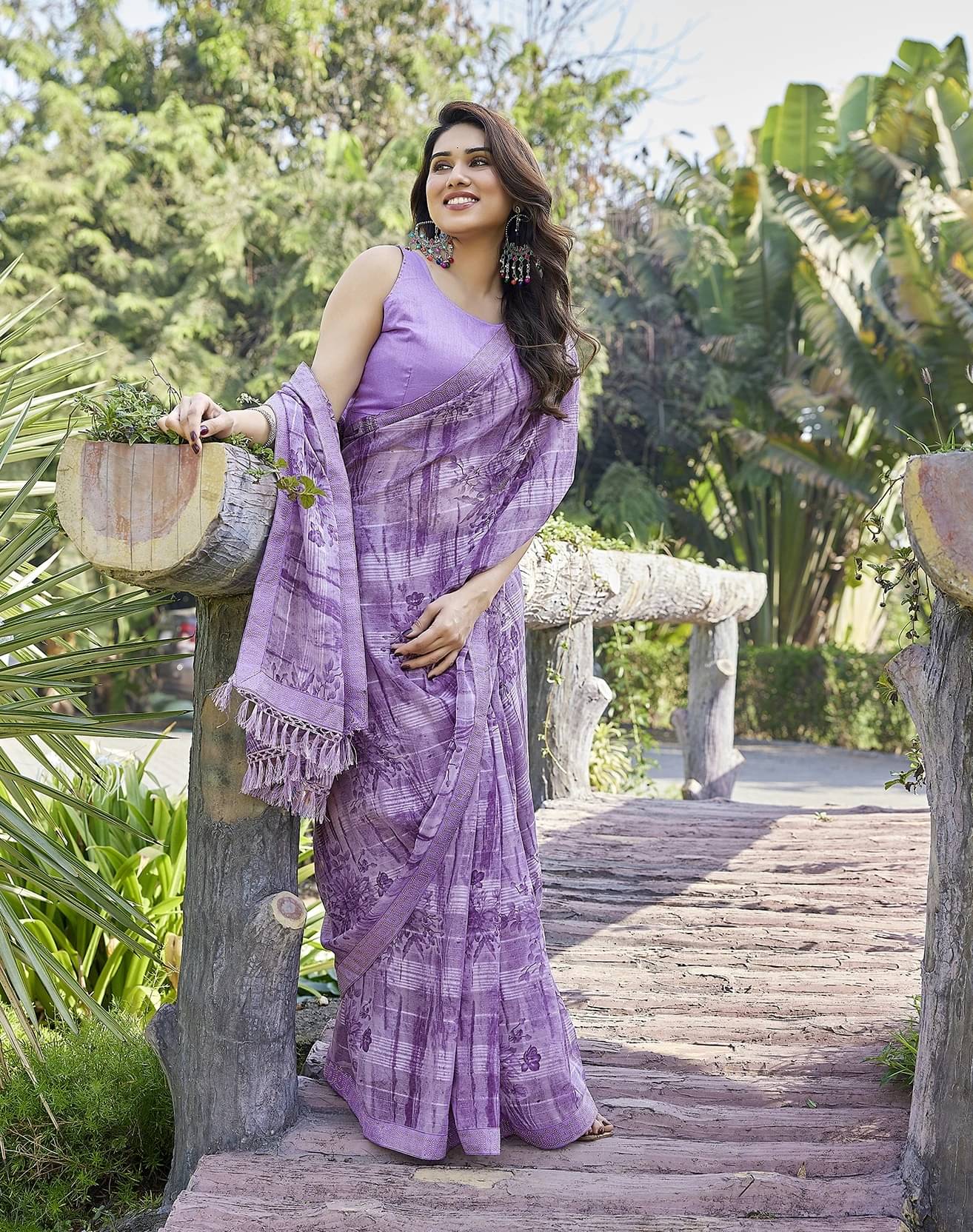     			Yashika Georgette Printed Regular Saree With Unstitched Blouse Piece ( Purple )