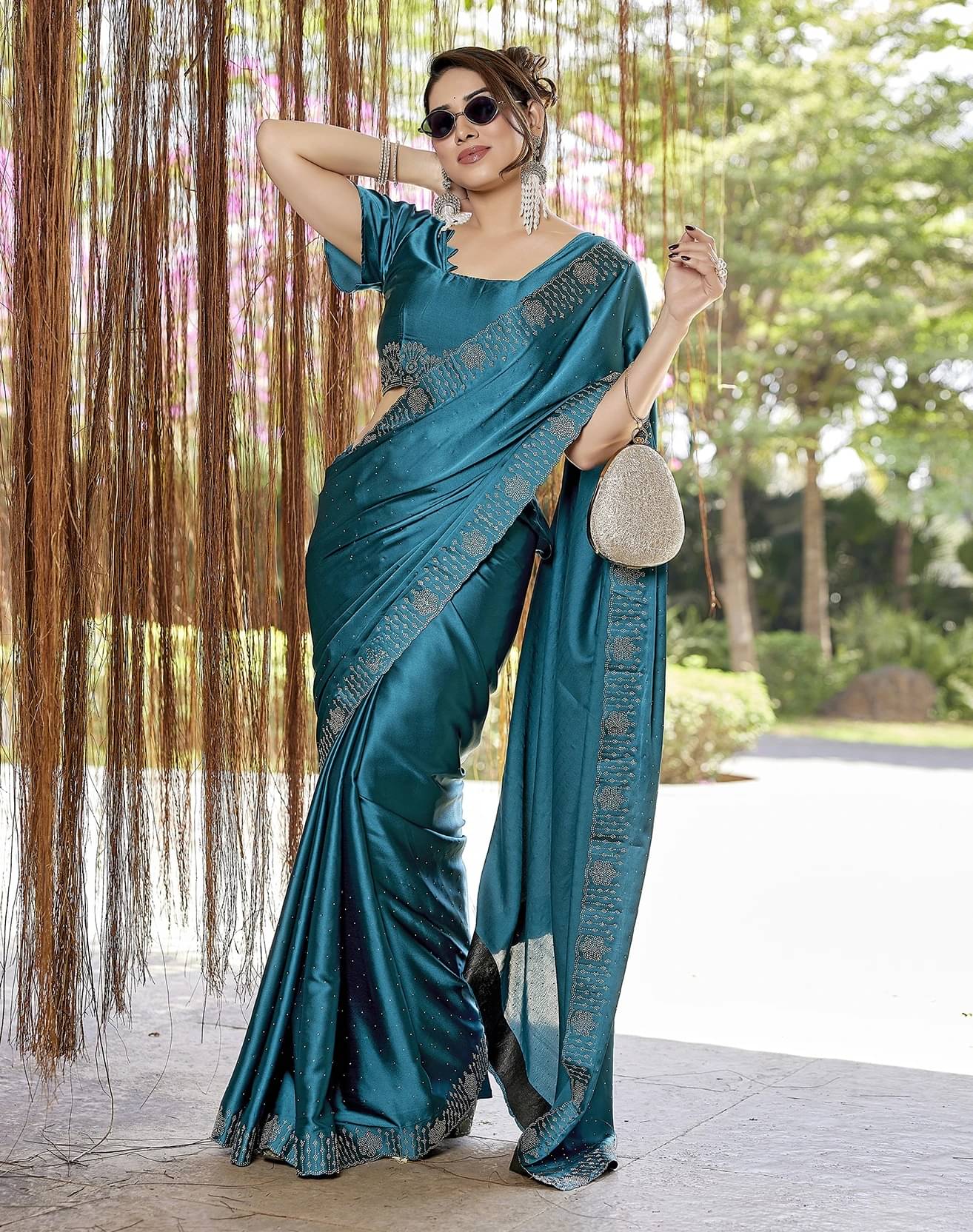     			Yashika Satin Embellished Regular Saree With Unstitched Blouse Piece ( Blue )