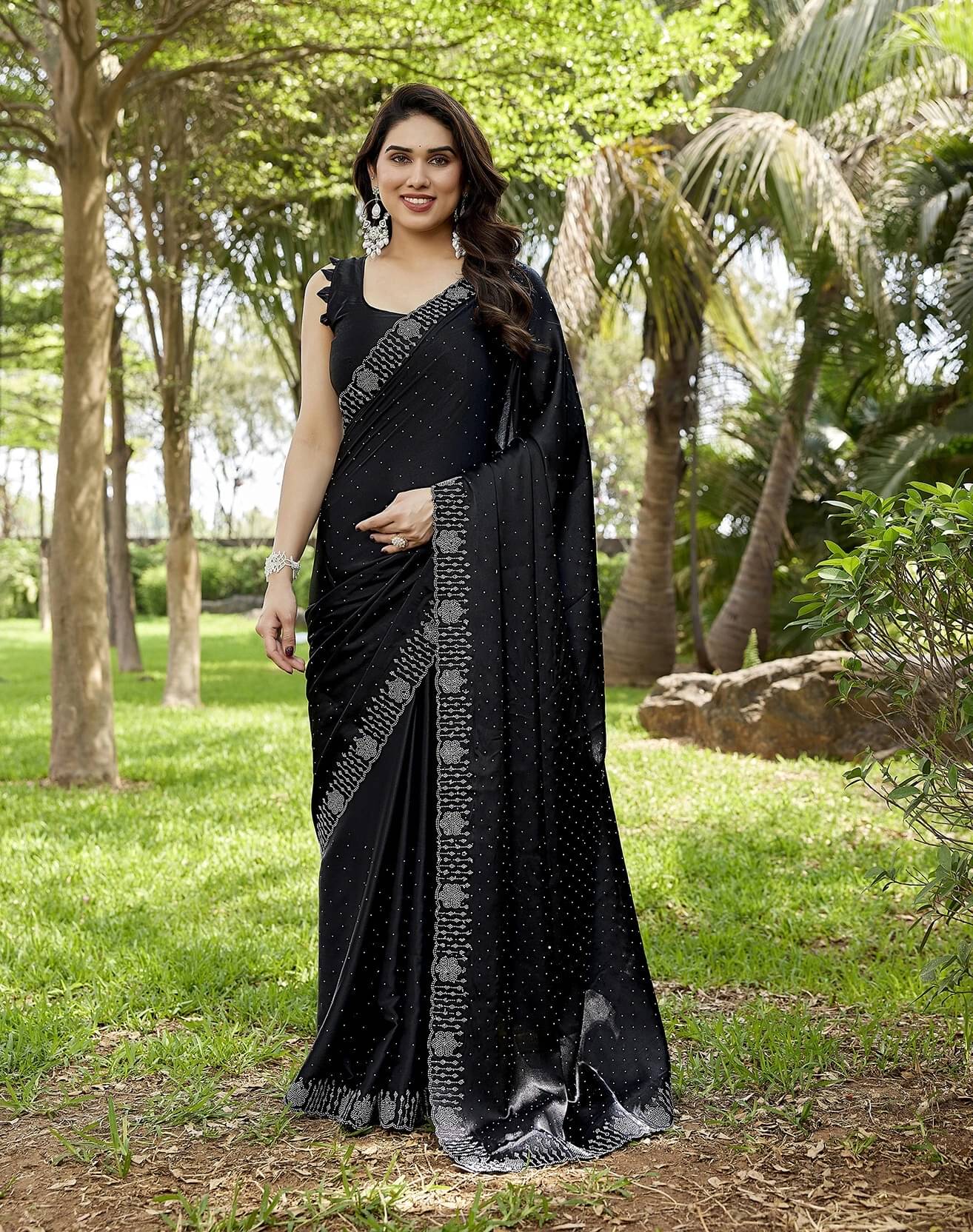     			Yashika Satin Embellished Regular Saree With Unstitched Blouse Piece ( Black )