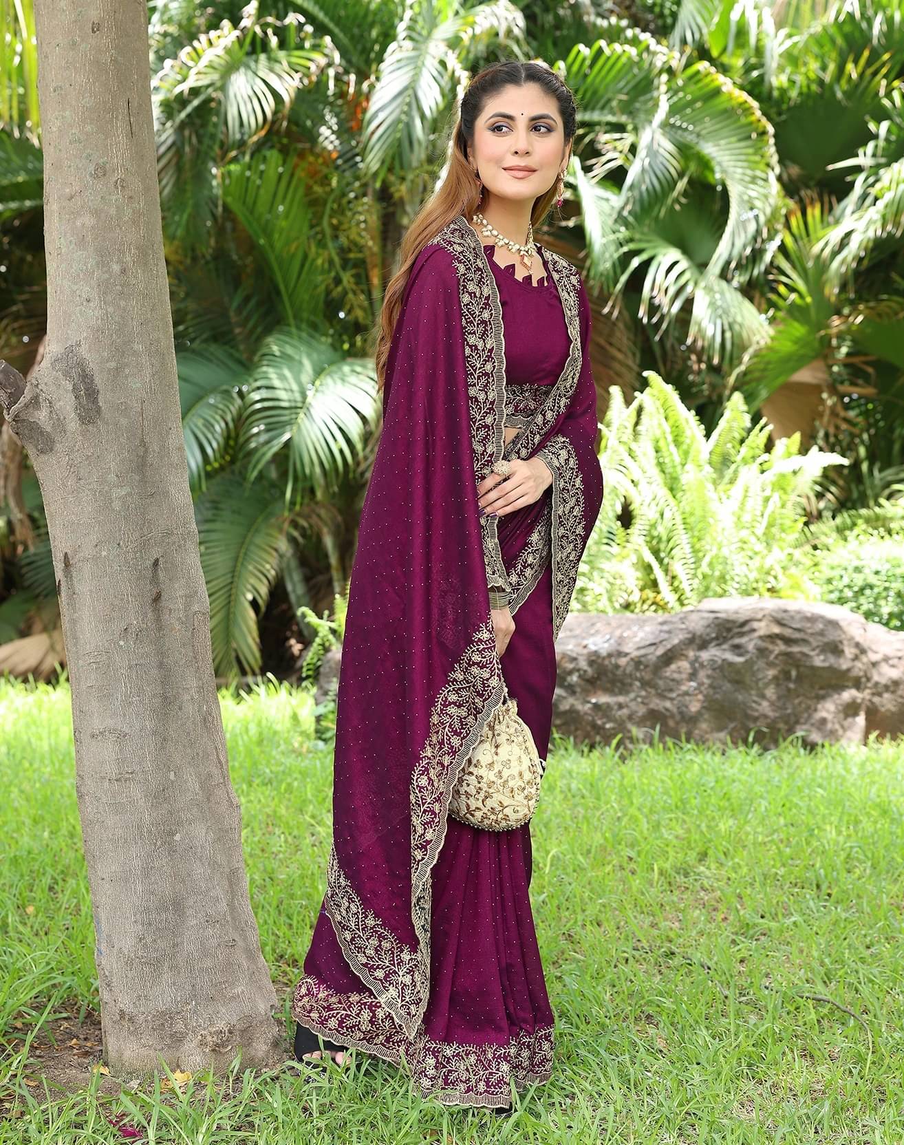     			Yashika Silk Blend Embroidered Regular Saree With Unstitched Blouse Piece ( Purple )