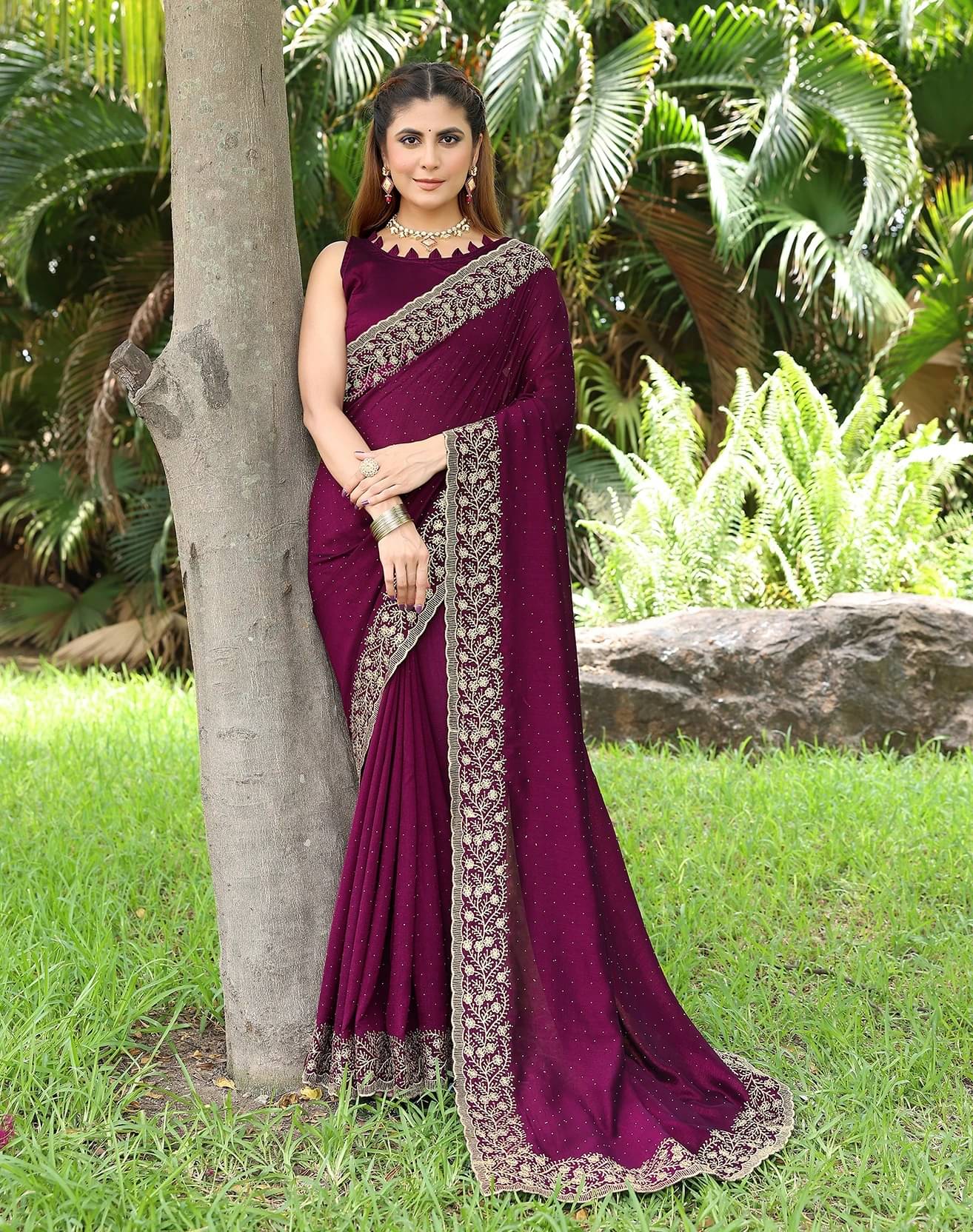     			Yashika Silk Blend Embroidered Regular Saree With Unstitched Blouse Piece ( Purple )
