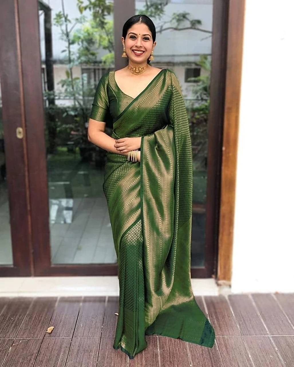     			Yashika Silk Blend Printed Banarasi saree With Unstitched Blouse Piece ( Green )