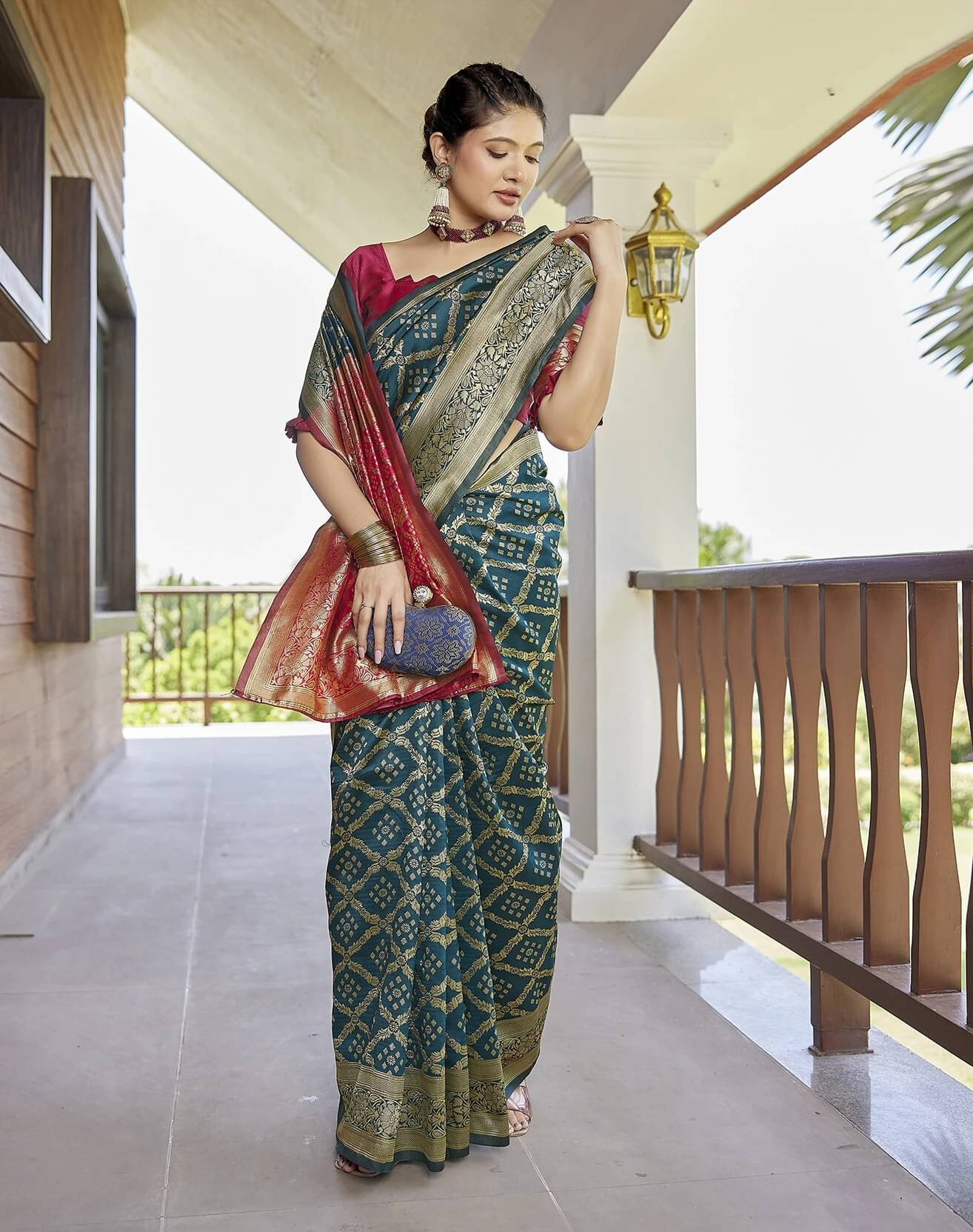     			Yashika Silk Blend Self Design Kanjeevaram Sarees With Unstitched Blouse Piece ( Green )