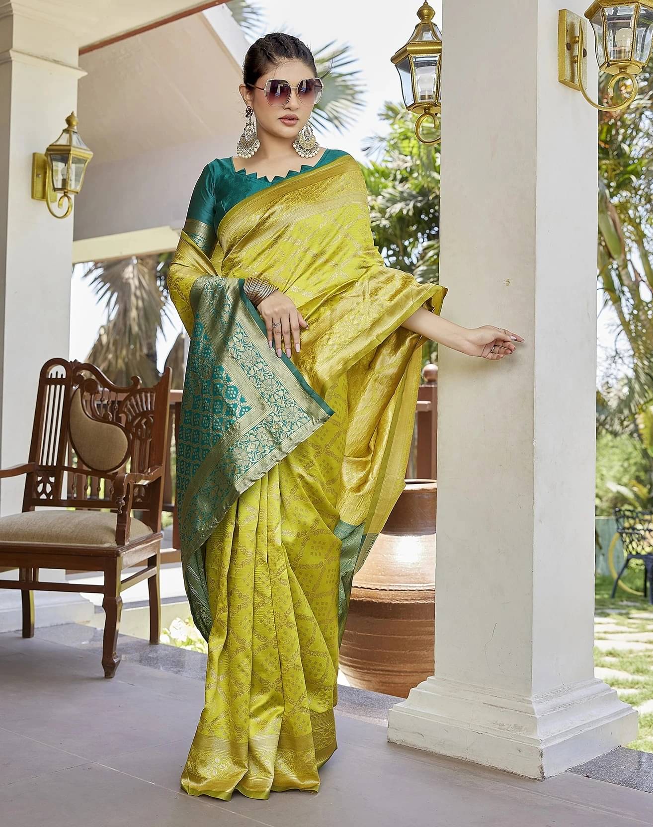     			Yashika Silk Blend Self Design Kanjeevaram Sarees With Unstitched Blouse Piece ( Green )