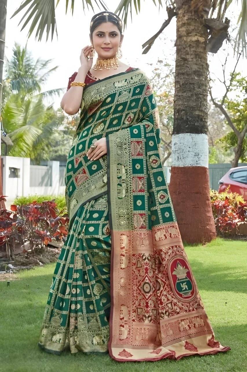     			Yashika Silk Blend Self Design Kanjeevaram Sarees With Unstitched Blouse Piece ( Green )