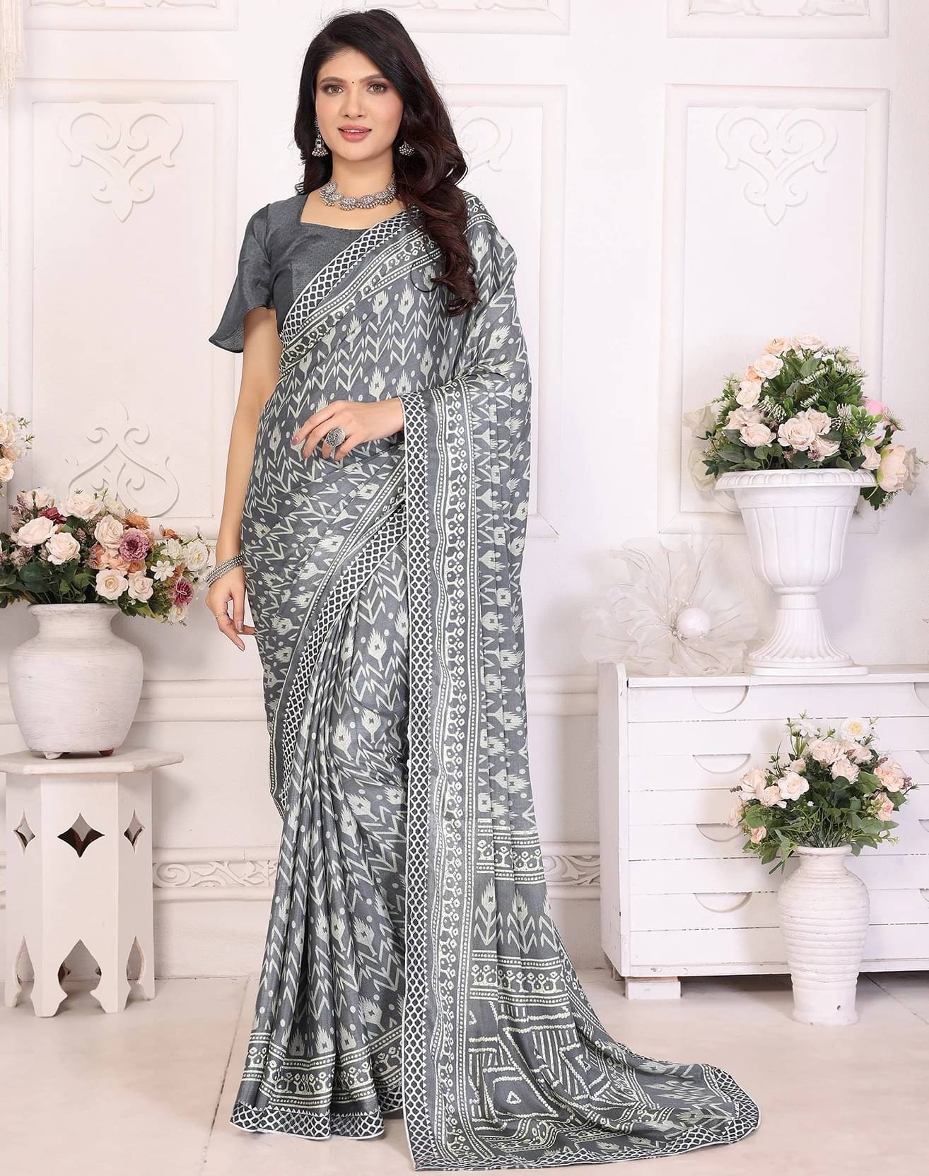     			Yashika Silk Printed Regular Saree With Unstitched Blouse Piece ( Grey )
