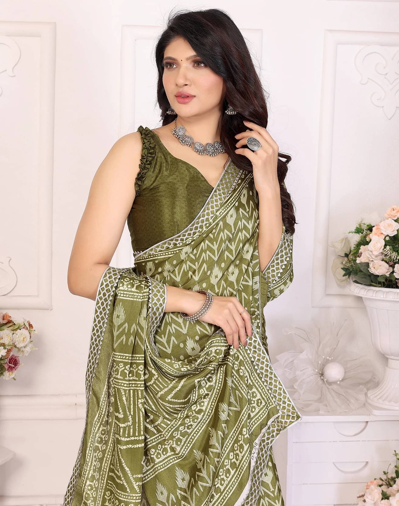 Yashika Silk Printed Regular Saree With Unstitched Blouse Piece ( Green ) Yashika Silk Printed Regular Saree With Unstitched Blouse Piece ( Green )
