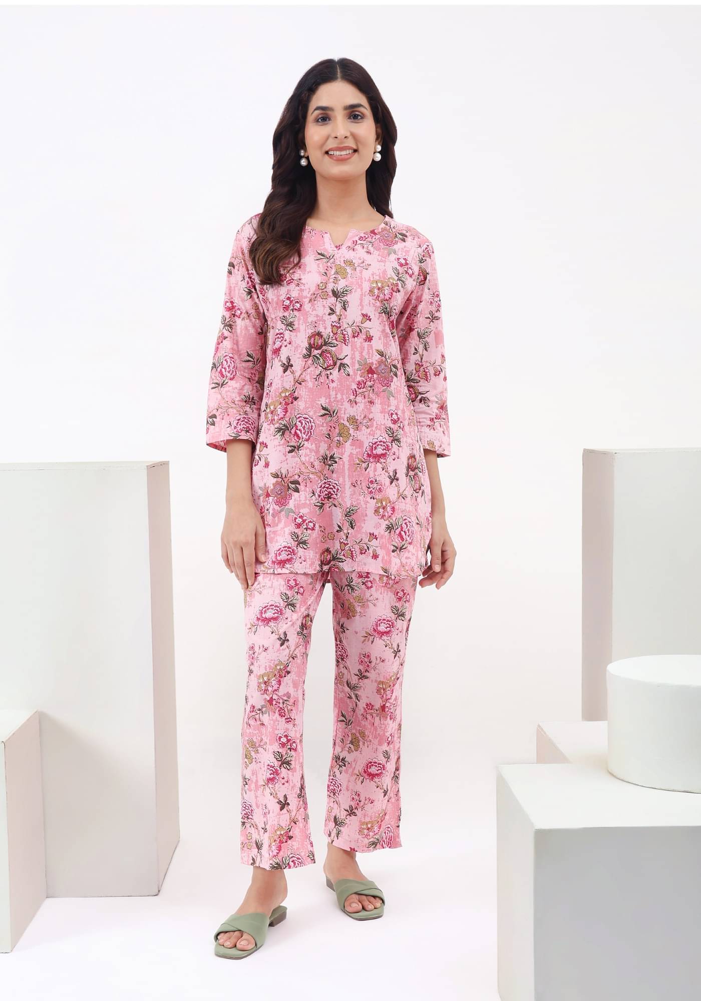 Flavia Creation Women Printed Top With Trousers Co-Ord Set ( Multicolor ) Flavia Creation Women Printed Top With Trousers Co-Ord Set ( Multicolor )