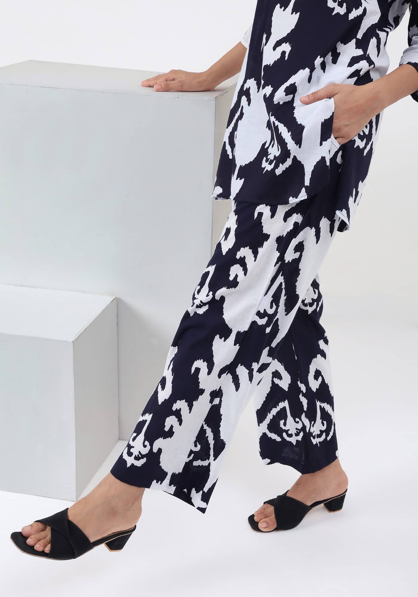     			Flavia Creation Women Printed Top With Trousers Co-Ord Set ( Multicolor )
