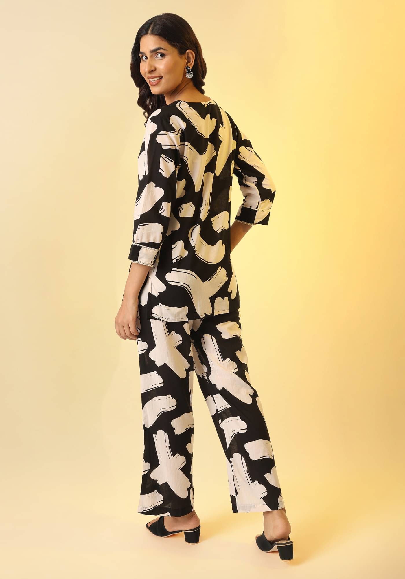     			Flavia Creation Women Printed Top With Trousers Co-Ord Set ( Multicolor )