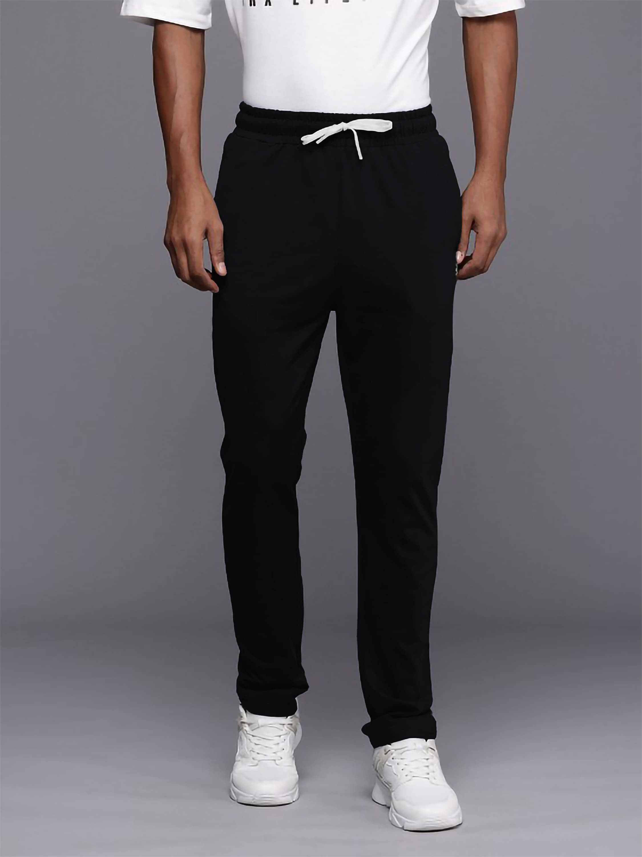     			Mountain colours Black Cotton Blend Men's Trackpants ( Pack of 1 )