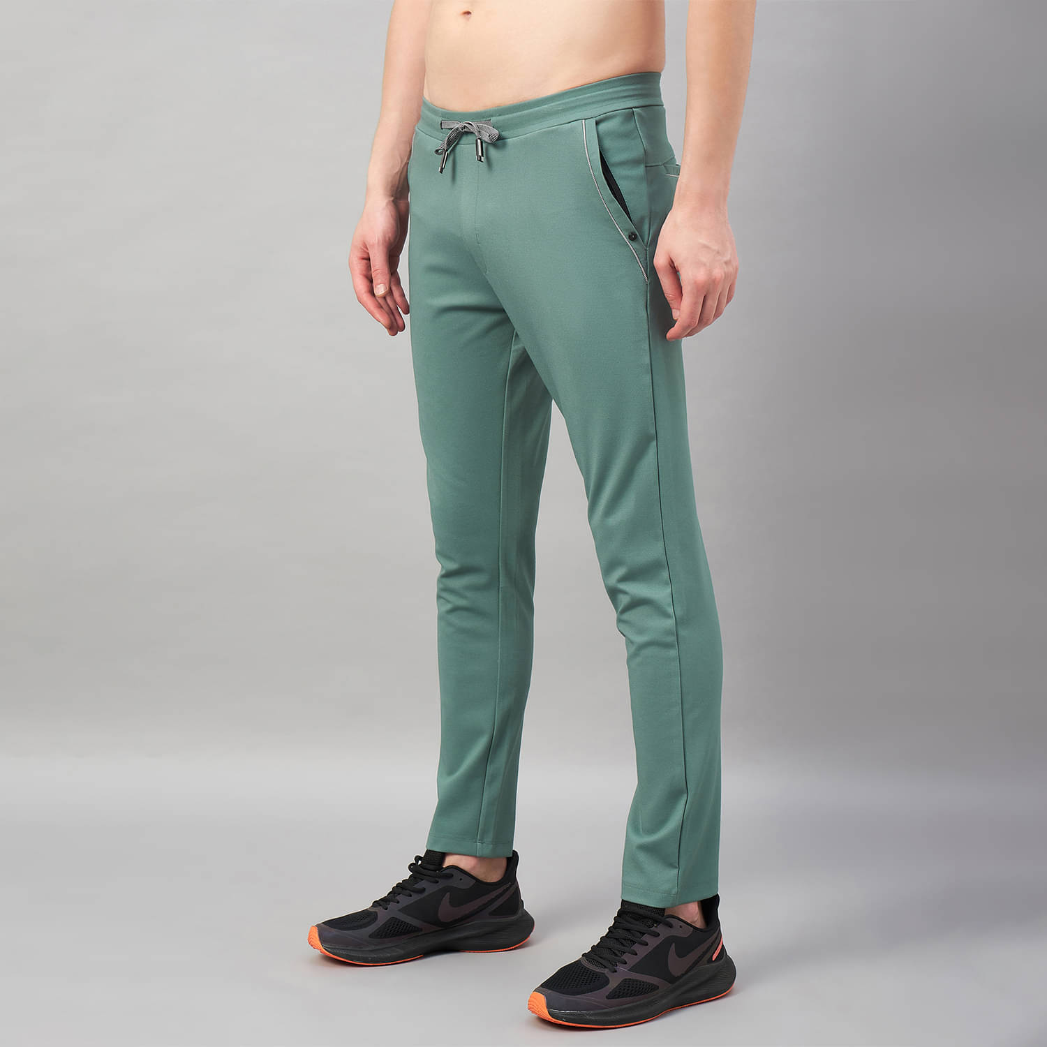 Mountain colours Light Green Polyester Men's Trackpants ( Pack of 1 ) Mountain colours Light Green Polyester Men's Trackpants ( Pack of 1 )