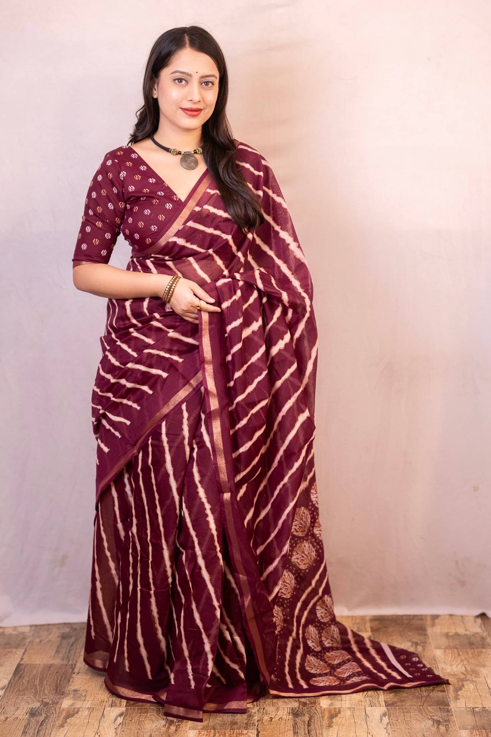     			PANZORA Cotton Solid Regular Saree Without Blouse Piece ( Maroon )