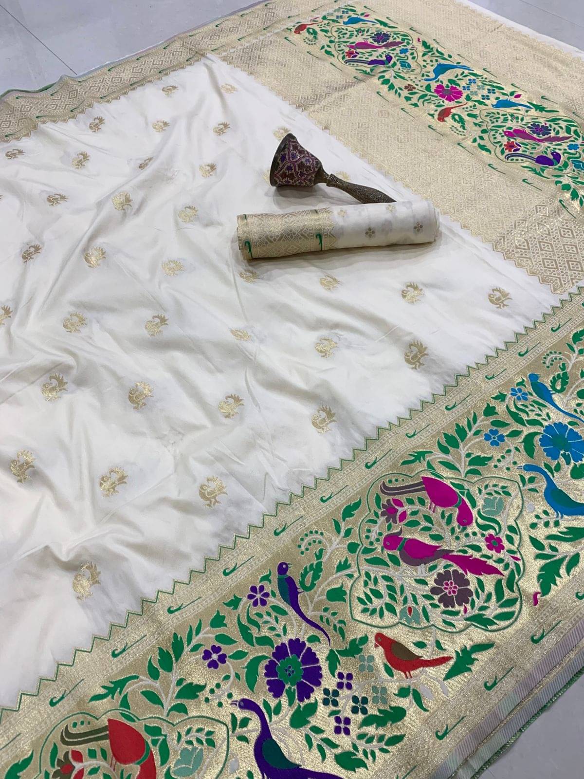     			PANZORA Silk Solid Regular Saree Without Blouse Piece ( White )