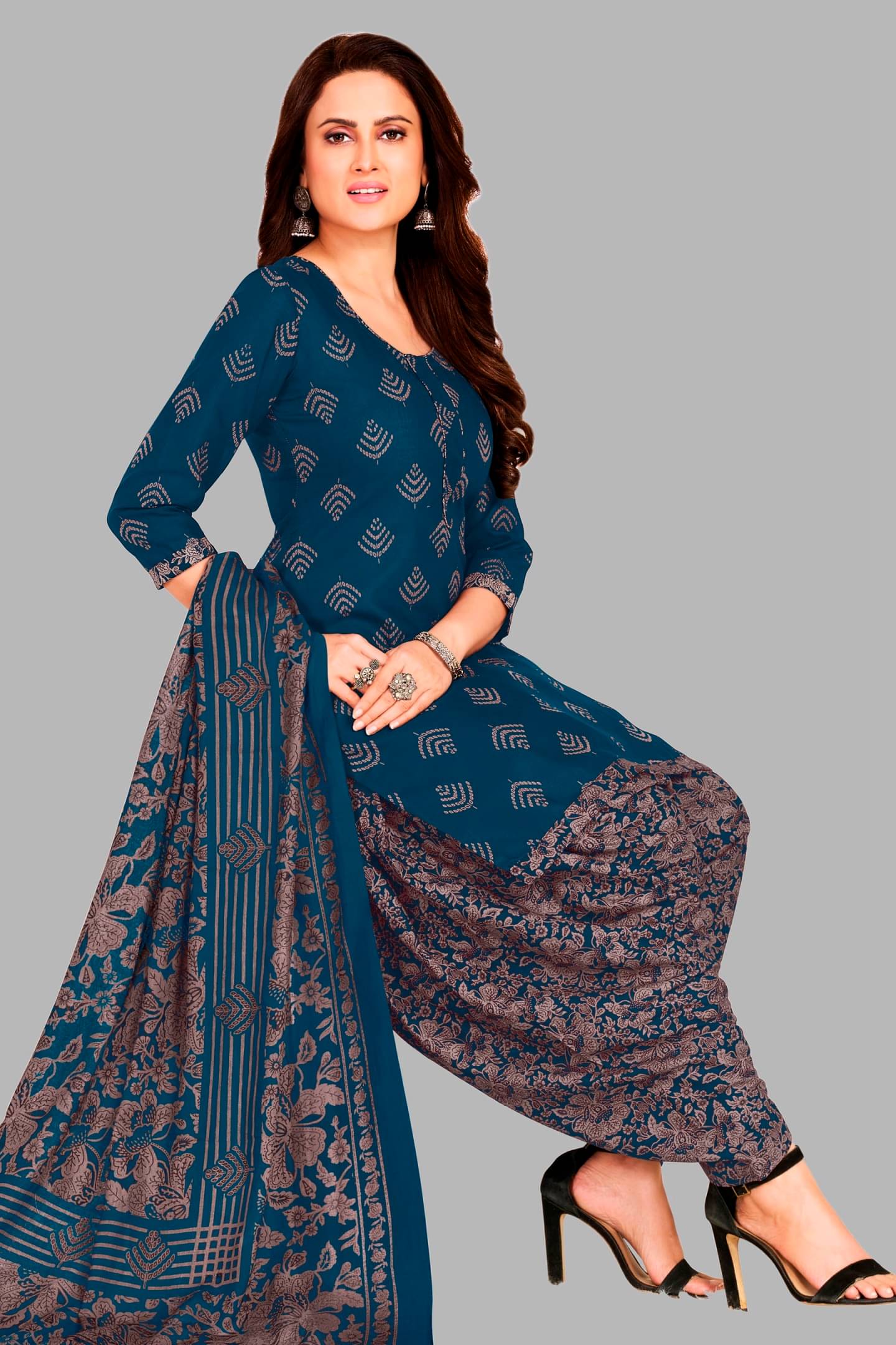     			shree jeenmata collection Women Cotton Printed Straight Kurti With Patiala Salwar ( Blue )