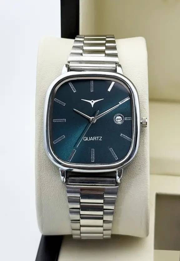     			EEWHI Silver Stainless Steel Analog Womens Watch