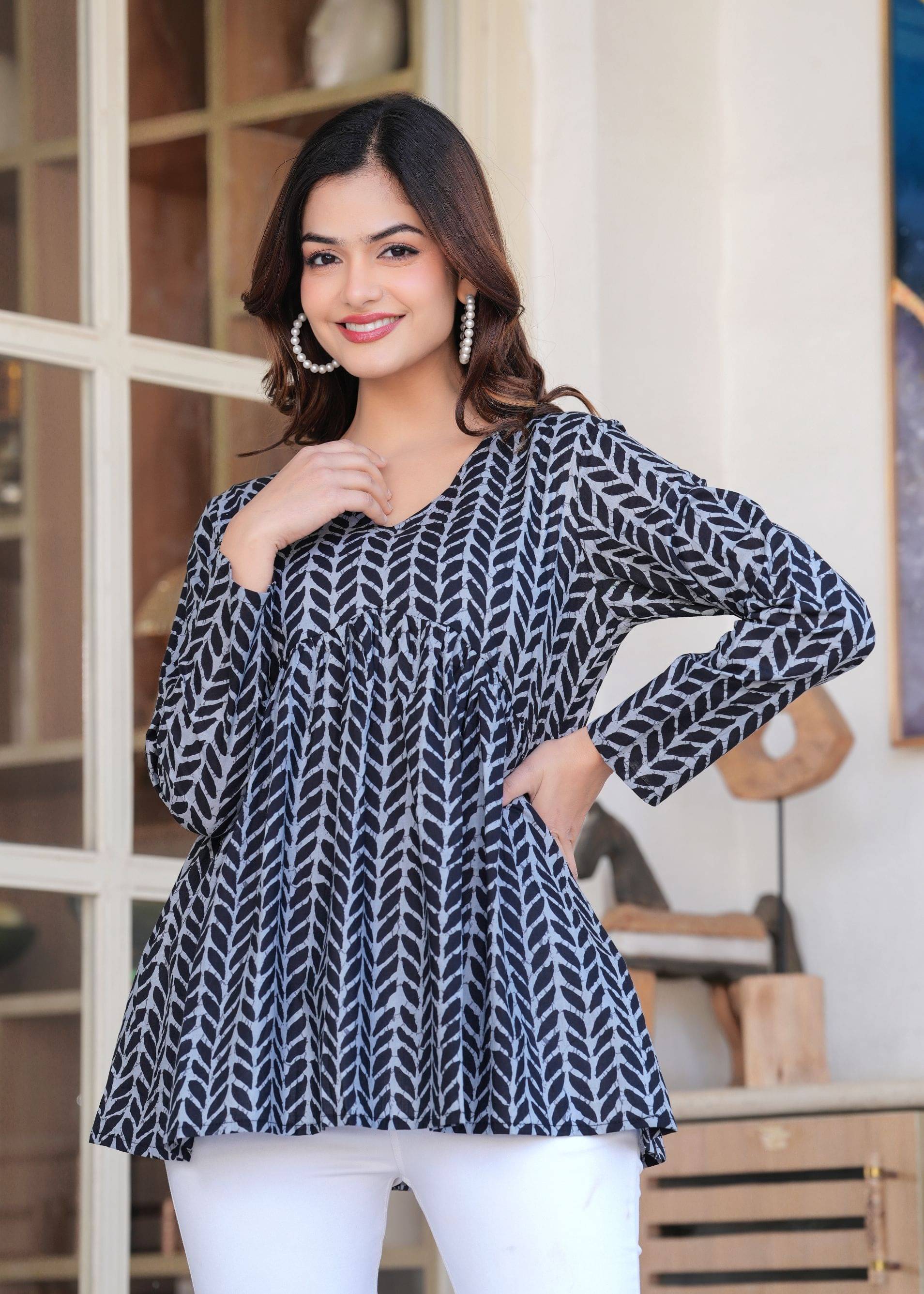     			Kleesi Women's Viscose Rayon Peplum Top ( Black )