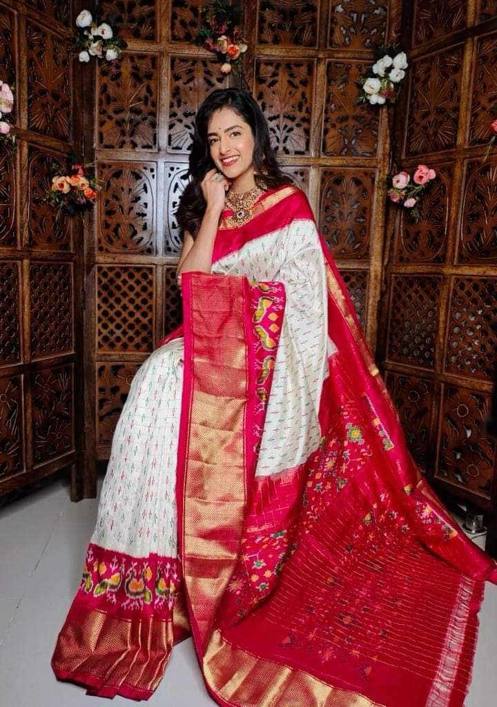 LAXMI SILK MILLS Cotton Silk Printed Patola Saree With Unstitched Blouse Piece ( White ) LAXMI SILK MILLS Cotton Silk Printed Patola Saree With Unstitched Blouse Piece ( White )