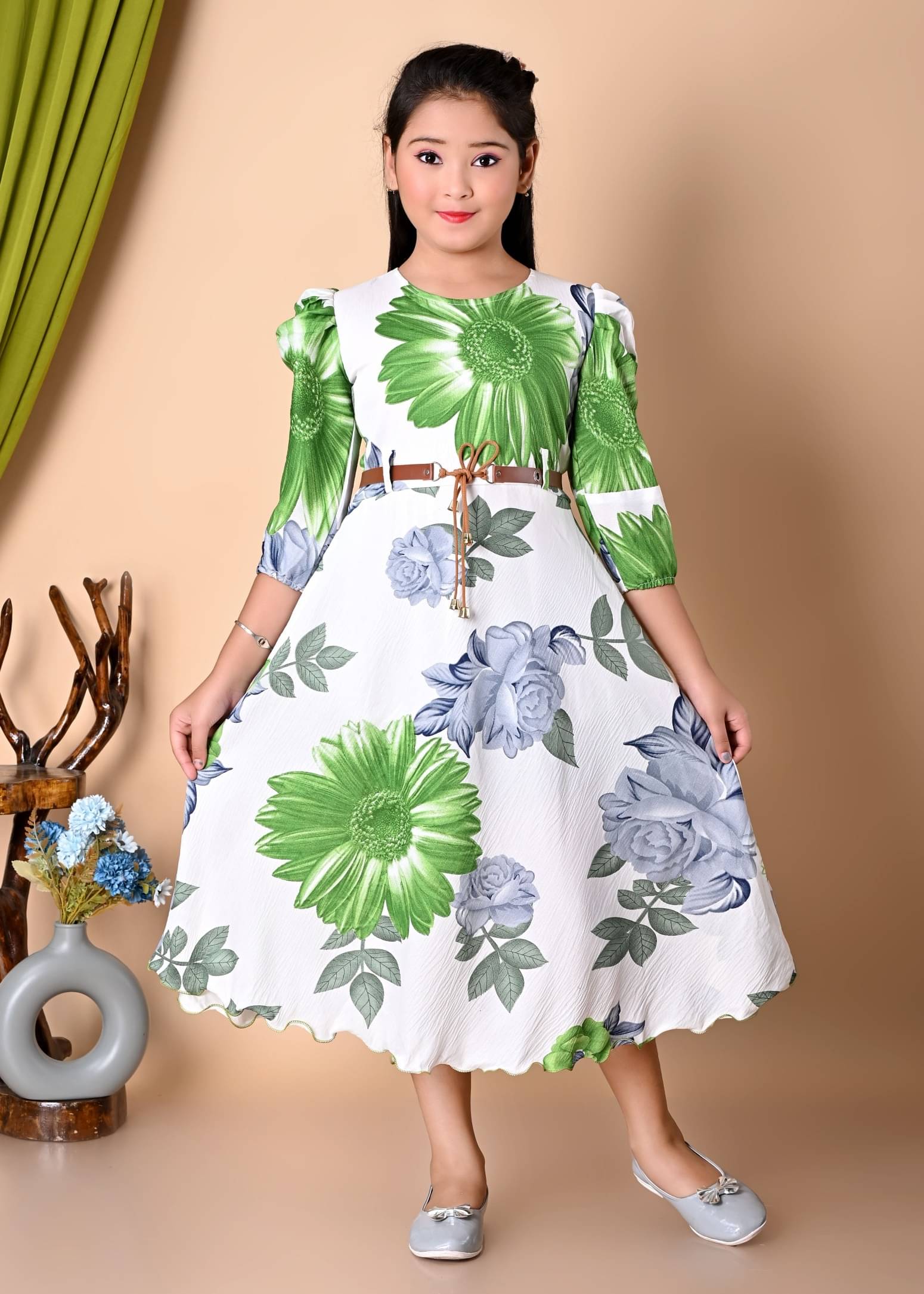 MD SOHAN Cotton Blend Gown For Girls ( Pack of 1 , Green ) MD SOHAN Cotton Blend Gown For Girls ( Pack of 1 , Green )