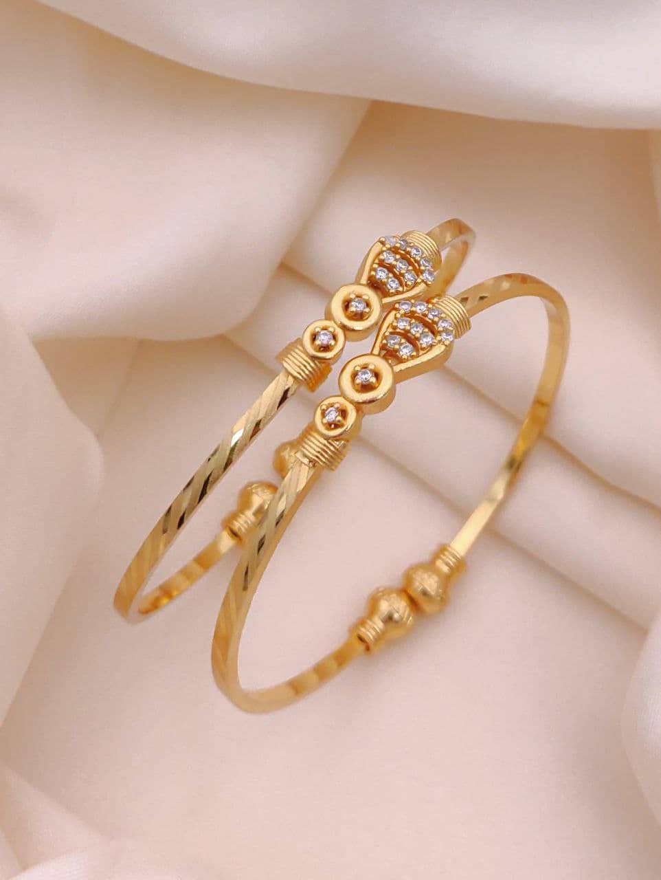 Shivay Fashion Gold Bangle ( Pack of 1 ) - Bangles & Bracelets | Buy online on ZillyBuy