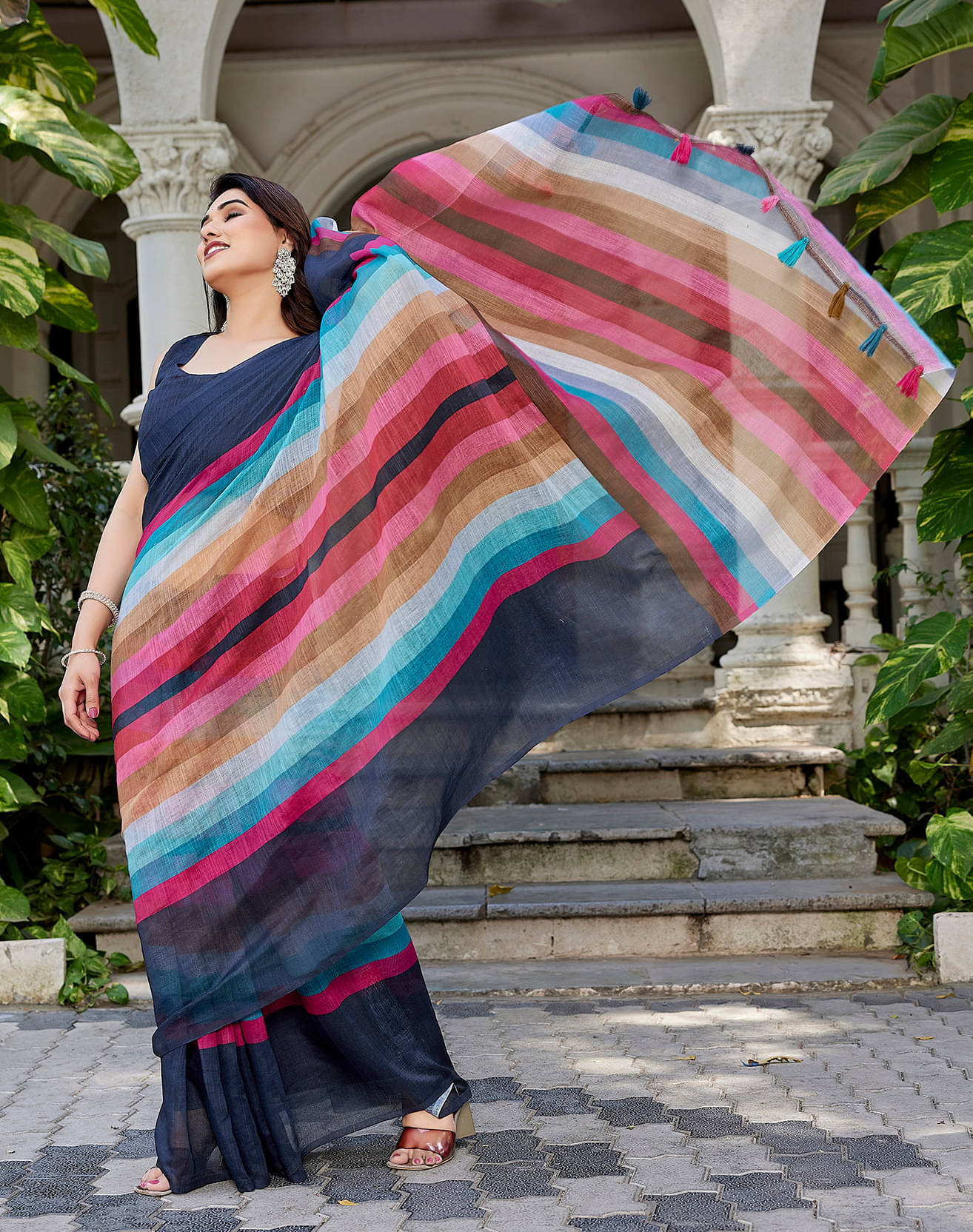     			Yashika Chanderi Striped Chanderi saree With Unstitched Blouse Piece ( Navy Blue )