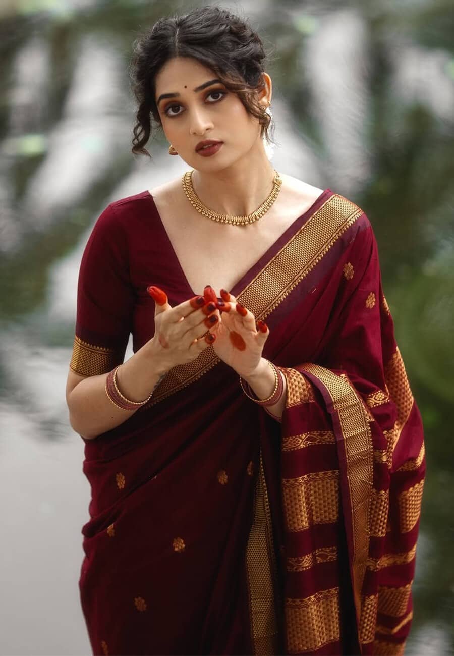 Yashika Silk Blend Embellished Banarasi saree With Unstitched Blouse Piece ( Maroon ) - Sarees | Buy online on ZillyBuy