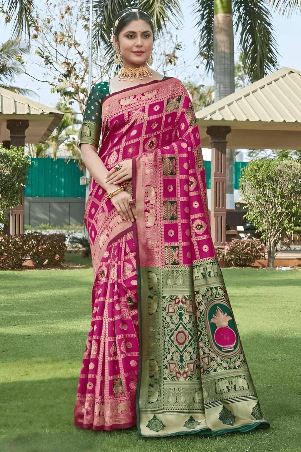     			Yashika Silk Blend Embroidered Banarasi saree With Unstitched Blouse Piece ( Pink )