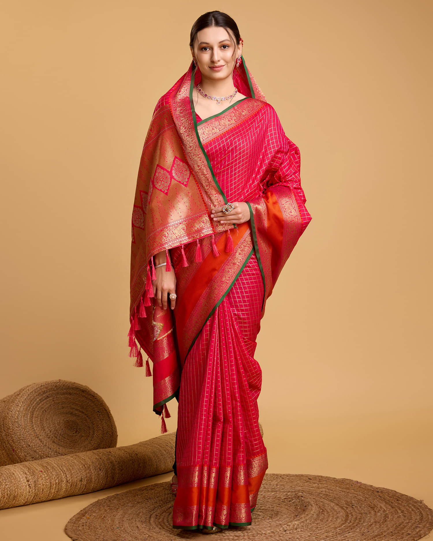     			VS MALL jacquard self design Regular Saree With Unstitched Blouse Piece ( Pink )